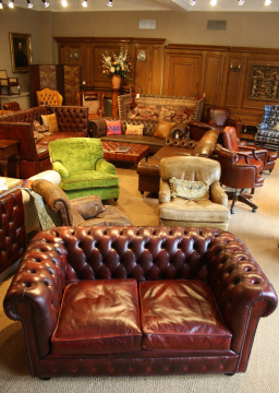 Oxblood 2-Seater Leather Chesterfield